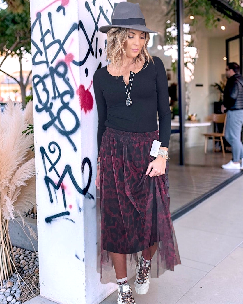 Jupe aubergine imprimé léopard - 𝐌𝐚𝐫𝐢𝐧𝐚𝟒𝟒𝐟𝐚𝐦𝐢𝐥𝐲