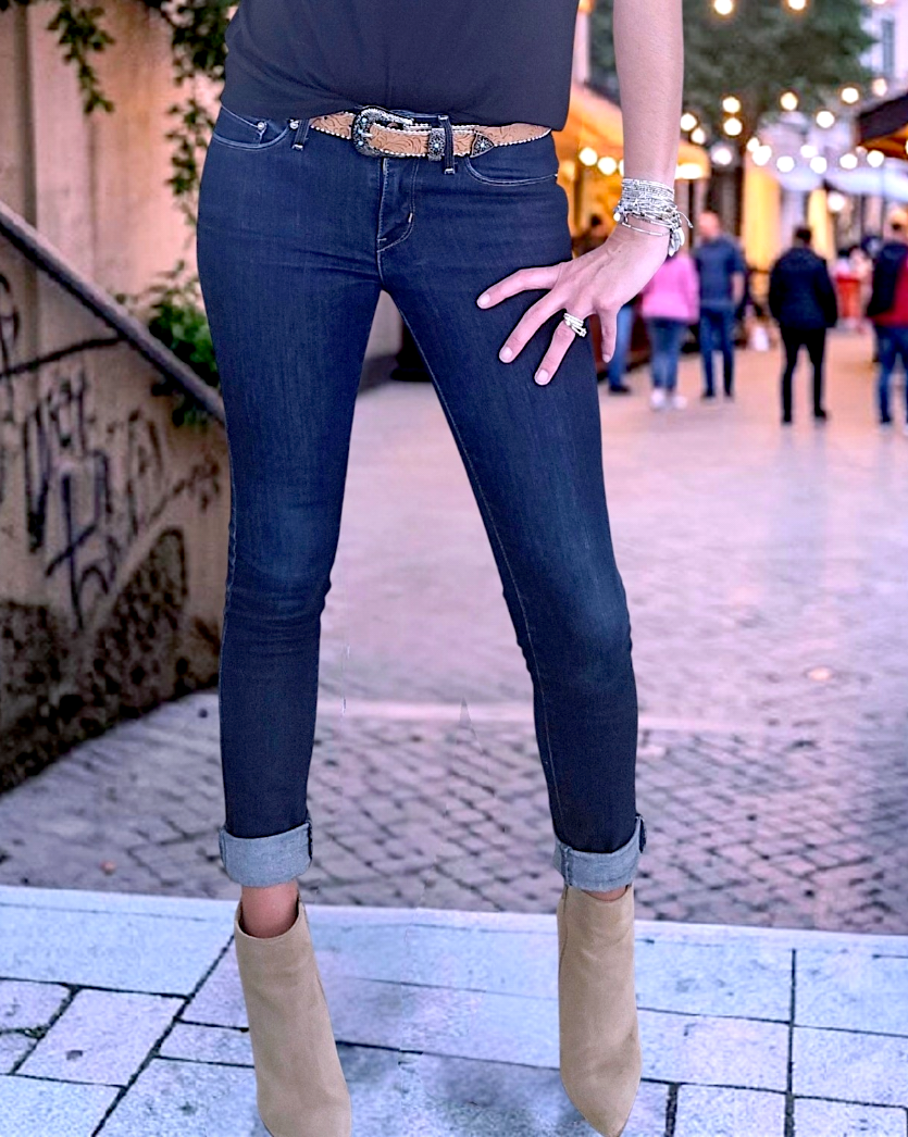 Jean brut demi curve - 𝐌𝐚𝐫𝐢𝐧𝐚𝟒𝟒𝐟𝐚𝐦𝐢𝐥𝐲