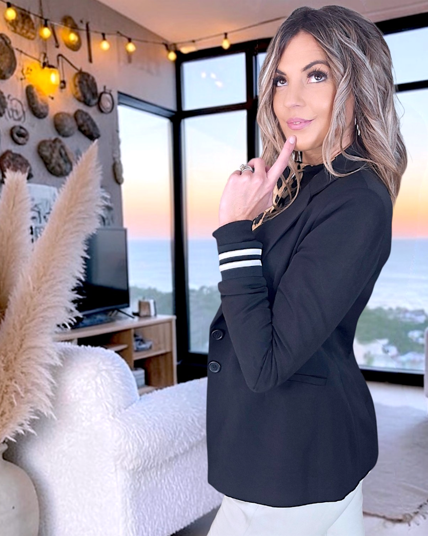 Veste cintrée noire à poignets sweat - 𝐌𝐚𝐫𝐢𝐧𝐚𝟒𝟒𝐟𝐚𝐦𝐢𝐥𝐲