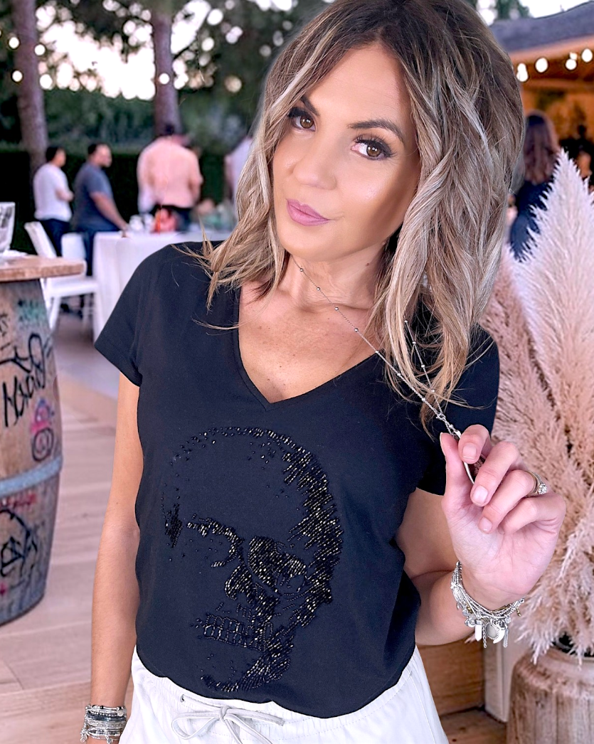 T-shirt noir skull en perles - 𝐌𝐚𝐫𝐢𝐧𝐚𝟒𝟒𝐟𝐚𝐦𝐢𝐥𝐲
