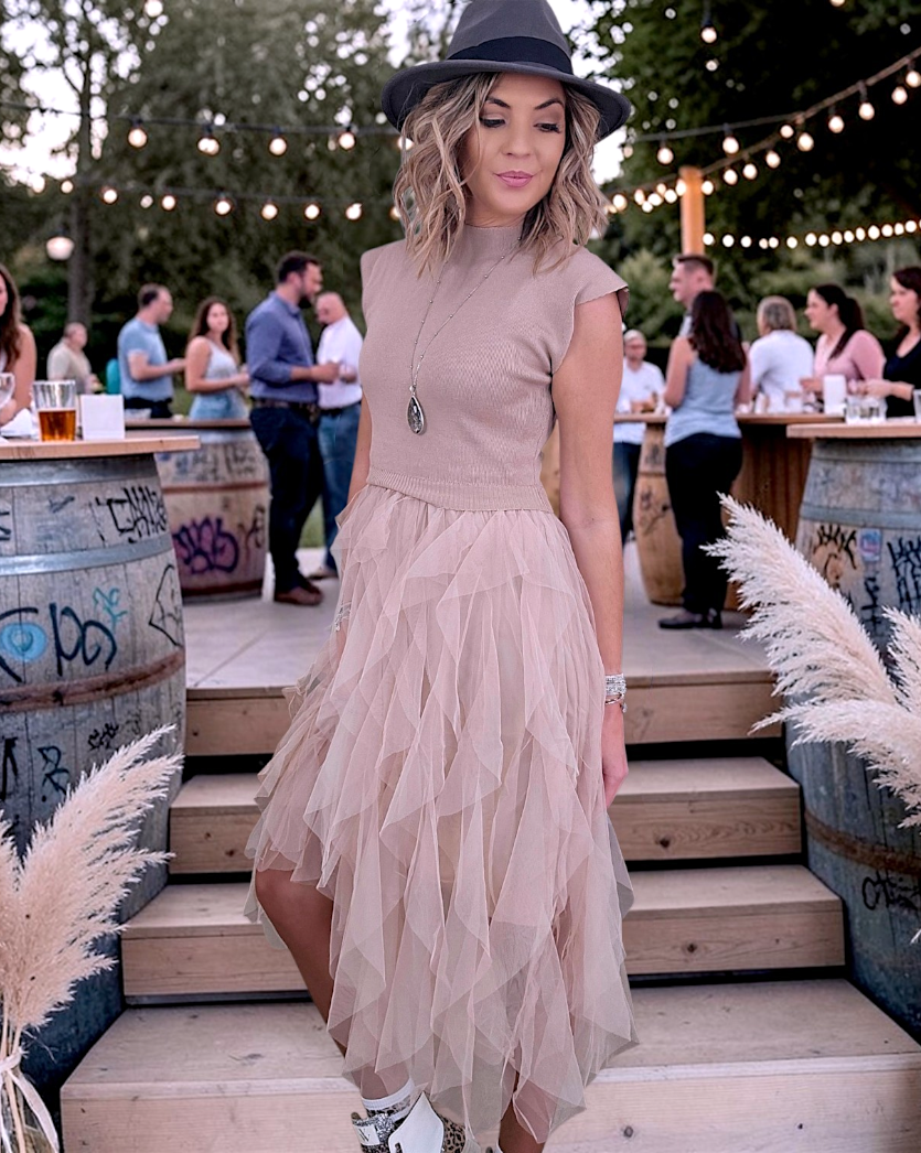 Robe princesse beige - 𝐌𝐚𝐫𝐢𝐧𝐚𝟒𝟒𝐟𝐚𝐦𝐢𝐥𝐲
