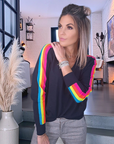 Pull bleu marine manches arc-en-ciel fluo - 𝐌𝐚𝐫𝐢𝐧𝐚𝟒𝟒𝐟𝐚𝐦𝐢𝐥𝐲