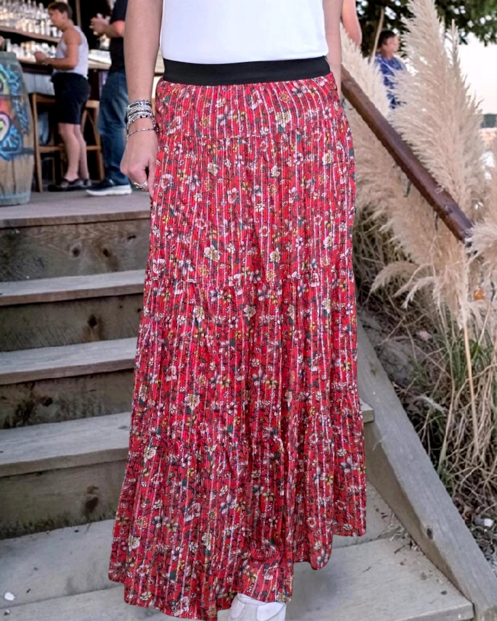 Jupe longue rouge à imprimé fleuri - 𝐌𝐚𝐫𝐢𝐧𝐚𝟒𝟒𝐟𝐚𝐦𝐢𝐥𝐲