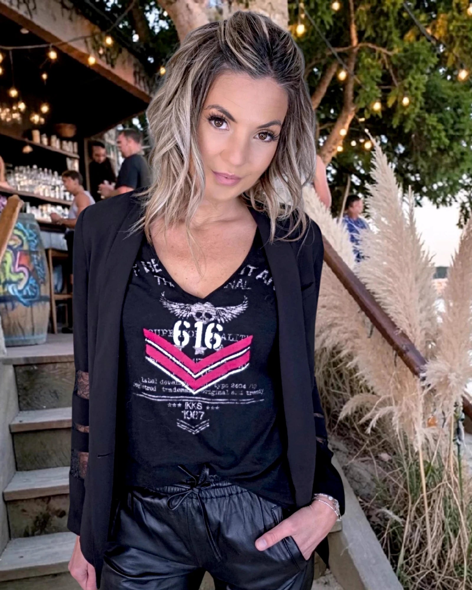 T-shirt noir à inscriptions militaires - 𝐌𝐚𝐫𝐢𝐧𝐚𝟒𝟒𝐟𝐚𝐦𝐢𝐥𝐲