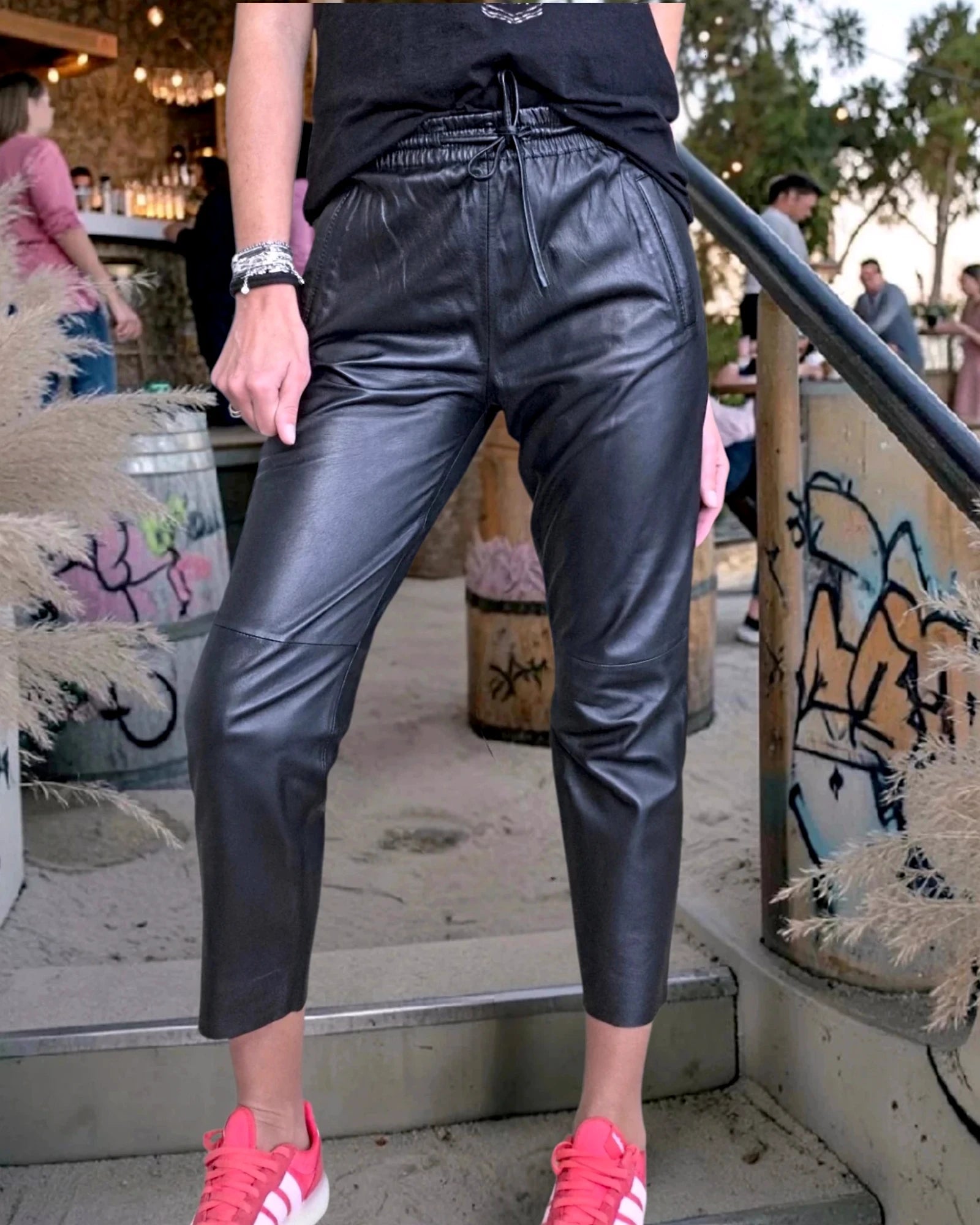 Jeeging noir 100% cuir - 𝐌𝐚𝐫𝐢𝐧𝐚𝟒𝟒𝐟𝐚𝐦𝐢𝐥𝐲
