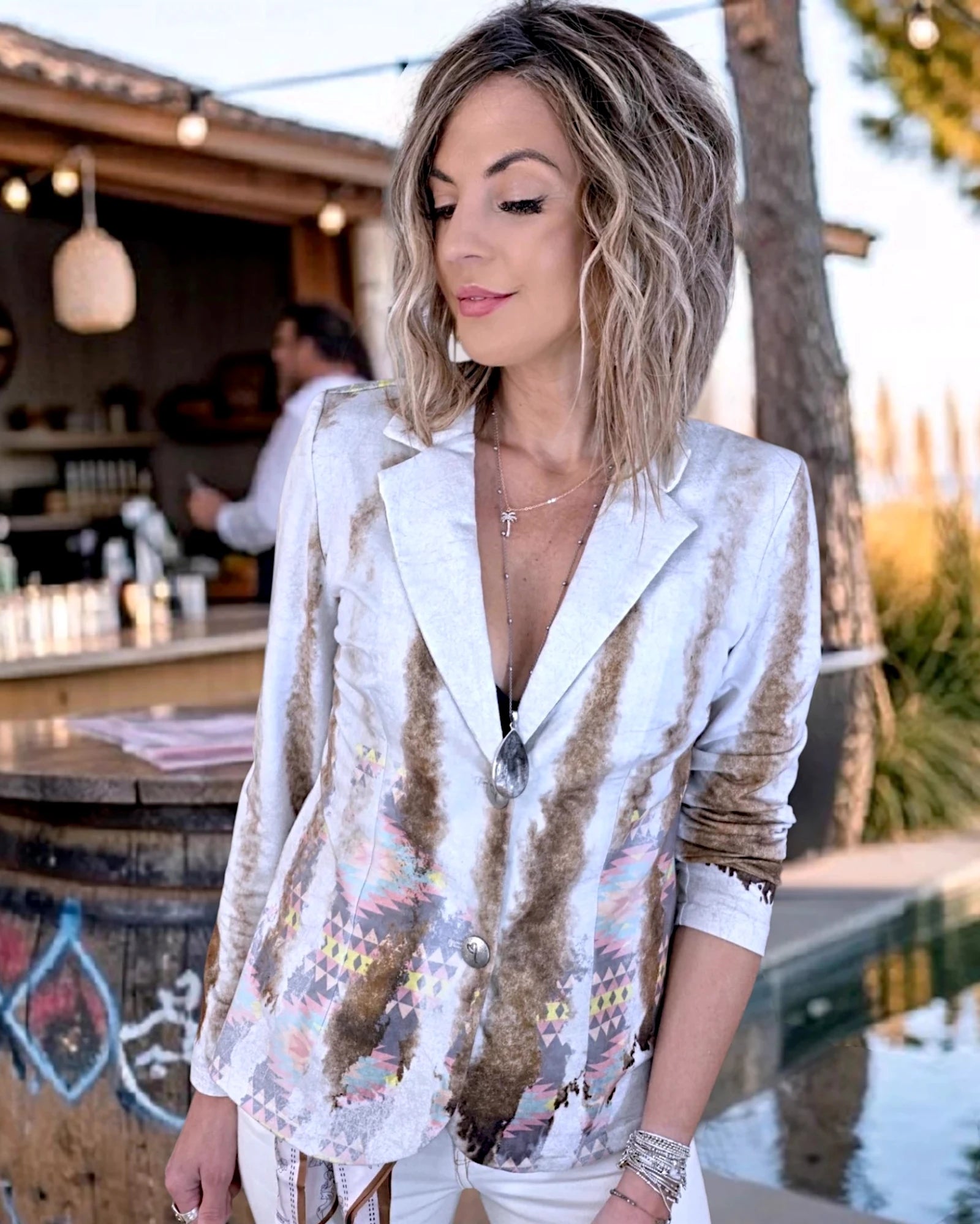 Veste cintrée tie and dye munie de strass au dos. - 𝐌𝐚𝐫𝐢𝐧𝐚𝟒𝟒𝐟𝐚𝐦𝐢𝐥𝐲