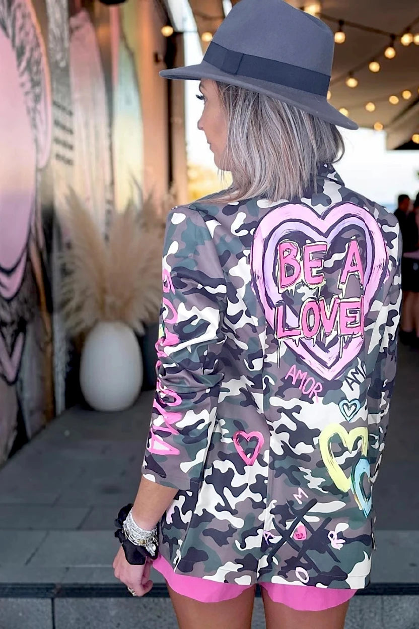 Blazer camouflage à inscriptions - 𝐌𝐚𝐫𝐢𝐧𝐚𝟒𝟒𝐟𝐚𝐦𝐢𝐥𝐲