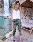 Pantalon cargo satiné kaki - 𝐌𝐚𝐫𝐢𝐧𝐚𝟒𝟒𝐟𝐚𝐦𝐢𝐥𝐲