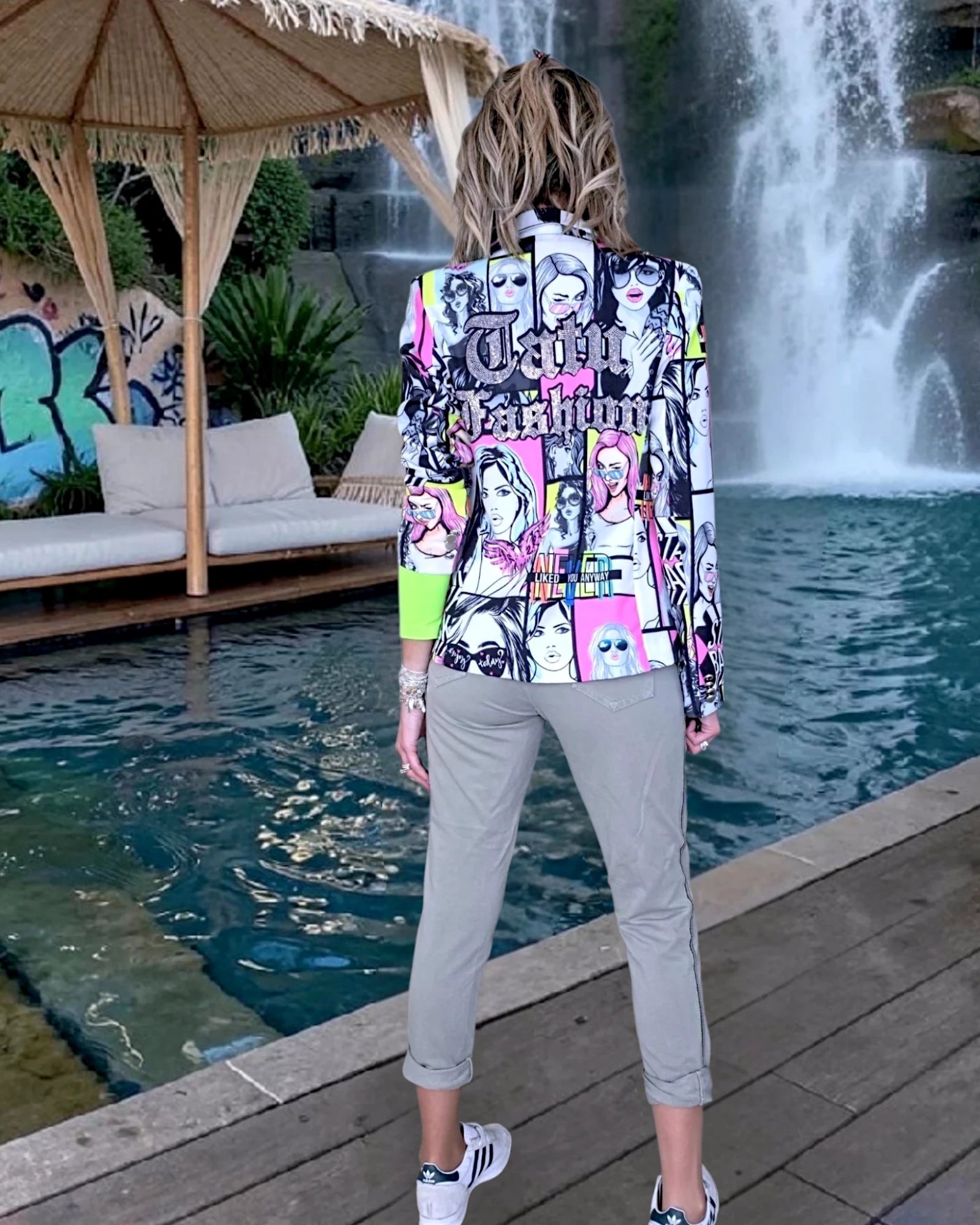 Veste cintrée manga - 𝐌𝐚𝐫𝐢𝐧𝐚𝟒𝟒𝐟𝐚𝐦𝐢𝐥𝐲