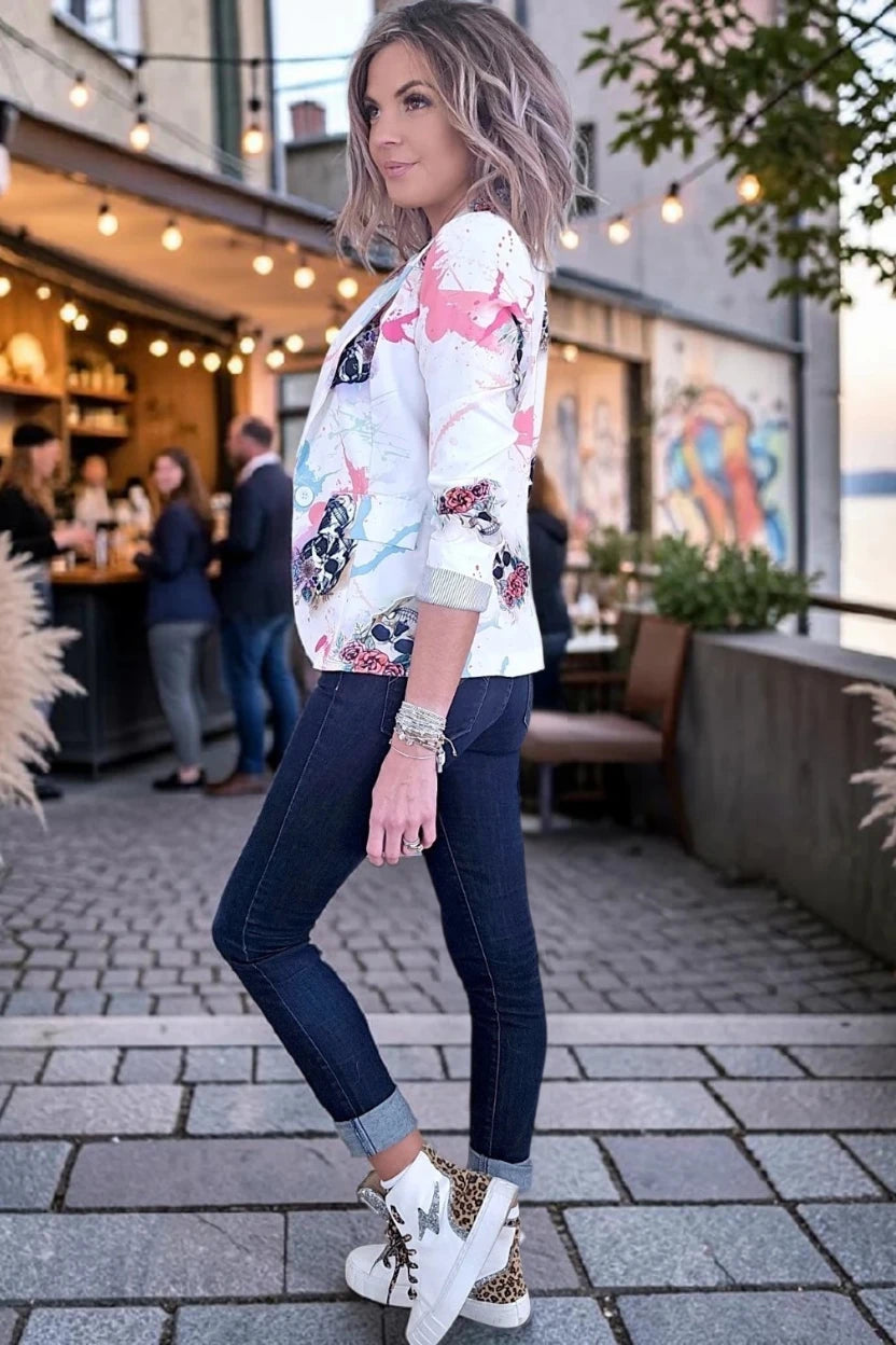 Veste blanche cintrée à imprimé skull - 𝐌𝐚𝐫𝐢𝐧𝐚𝟒𝟒𝐟𝐚𝐦𝐢𝐥𝐲