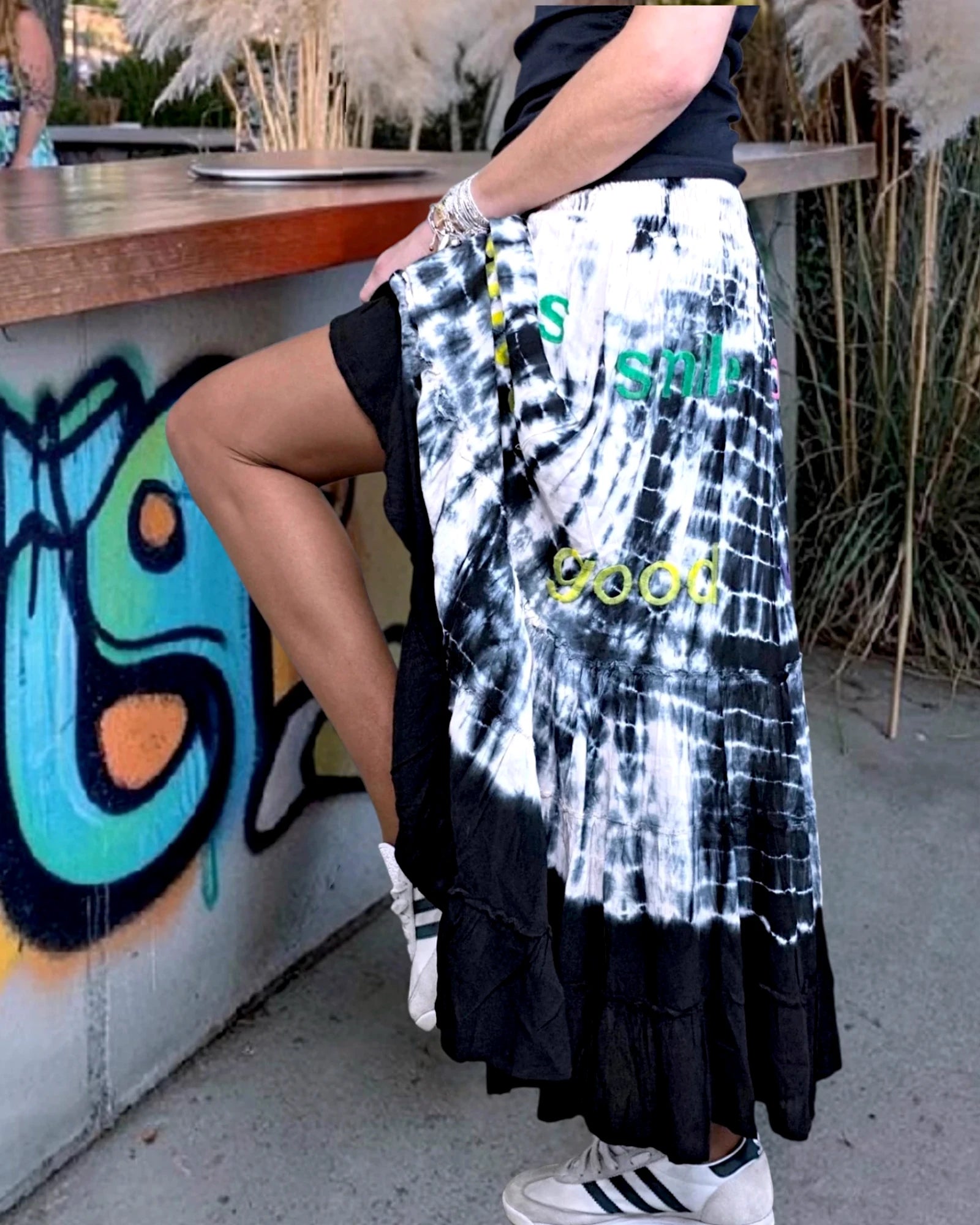 Jupe longue tie and dye à tags - 𝐌𝐚𝐫𝐢𝐧𝐚𝟒𝟒𝐟𝐚𝐦𝐢𝐥𝐲