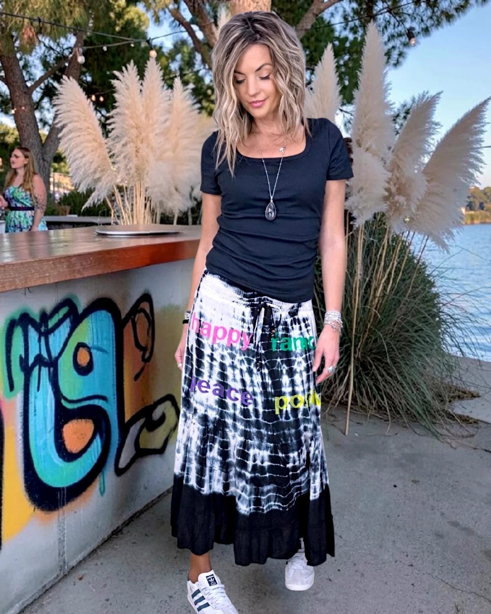 Jupe longue tie and dye à tags - 𝐌𝐚𝐫𝐢𝐧𝐚𝟒𝟒𝐟𝐚𝐦𝐢𝐥𝐲