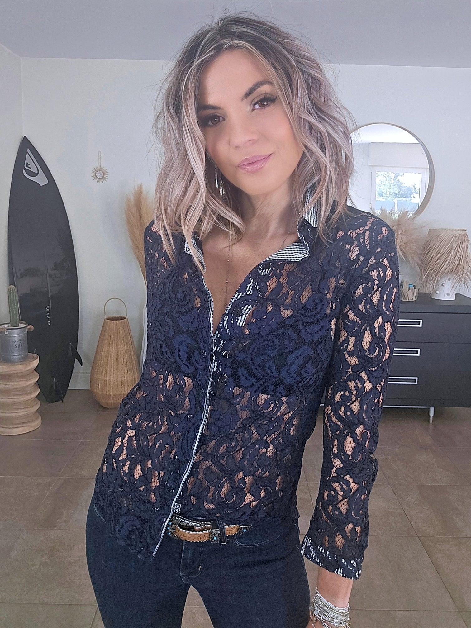 Chemise en dentelle bleu marine - 𝐌𝐚𝐫𝐢𝐧𝐚𝟒𝟒𝐟𝐚𝐦𝐢𝐥𝐲