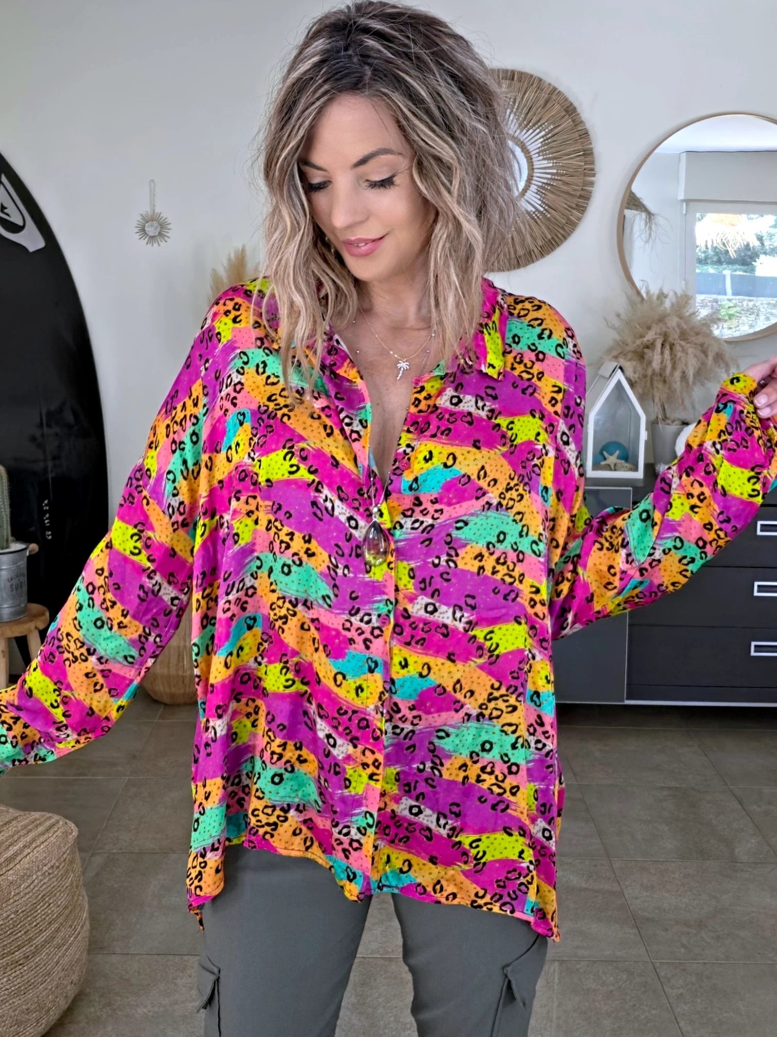 Chemise fluo à imprimé léopard - 𝐌𝐚𝐫𝐢𝐧𝐚𝟒𝟒𝐟𝐚𝐦𝐢𝐥𝐲