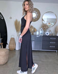 Robe longue noire cloutée