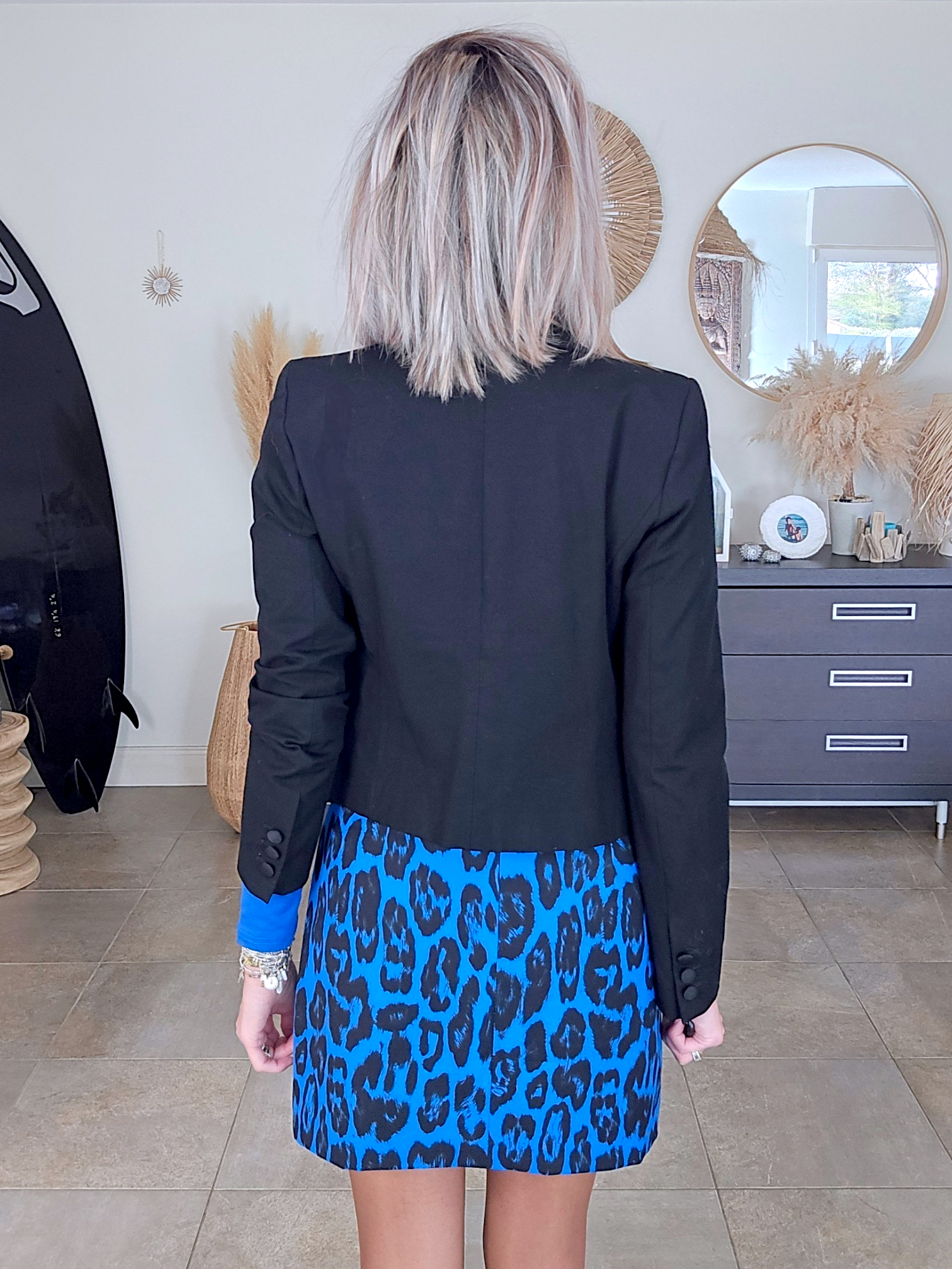 Veste courte et cintrée noire - 𝐌𝐚𝐫𝐢𝐧𝐚𝟒𝟒𝐟𝐚𝐦𝐢𝐥𝐲