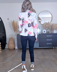 Veste blanche cintrée à imprimé skull - 𝐌𝐚𝐫𝐢𝐧𝐚𝟒𝟒𝐟𝐚𝐦𝐢𝐥𝐲