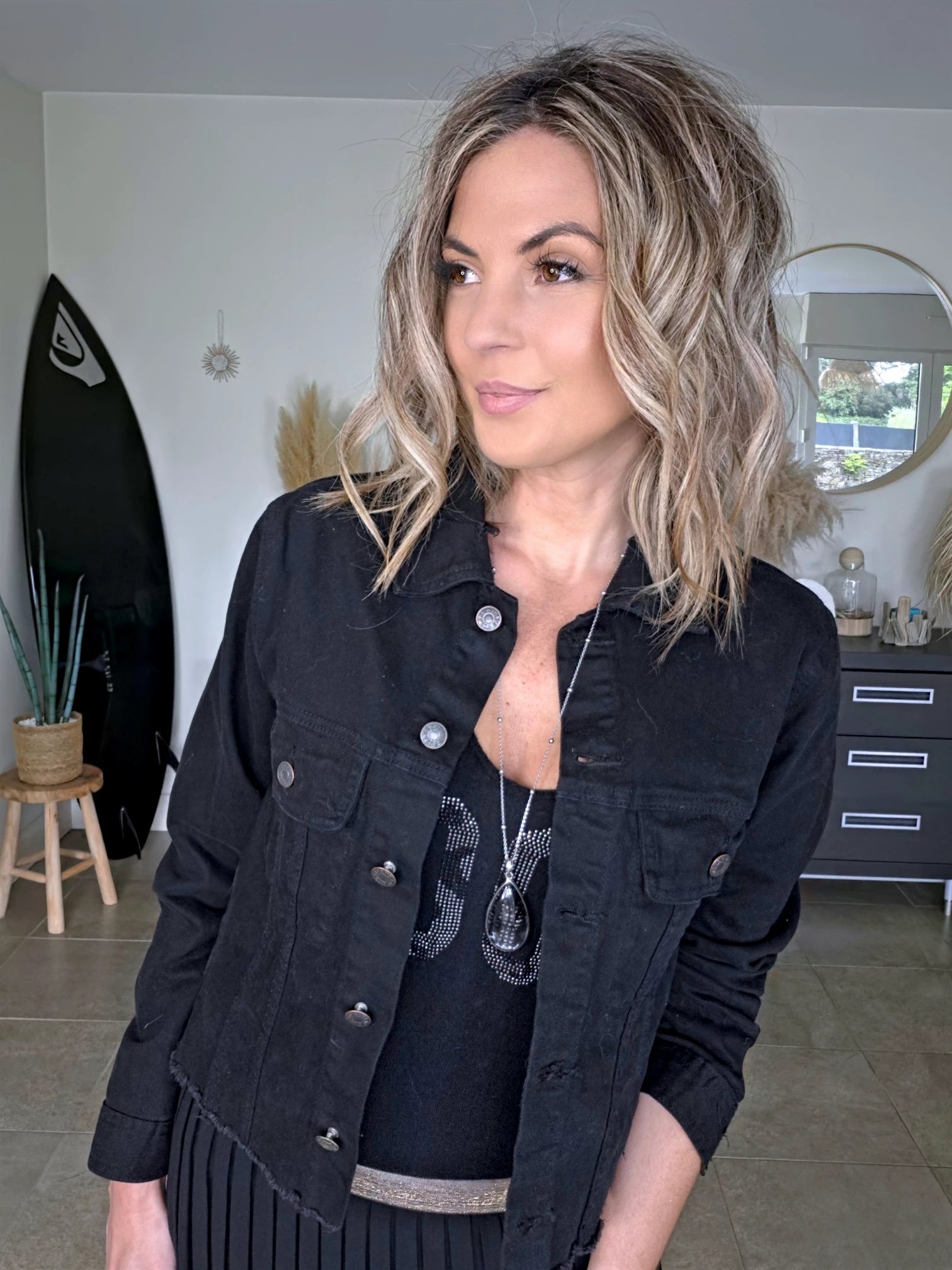 Veste noire en jean - 𝐌𝐚𝐫𝐢𝐧𝐚𝟒𝟒𝐟𝐚𝐦𝐢𝐥𝐲