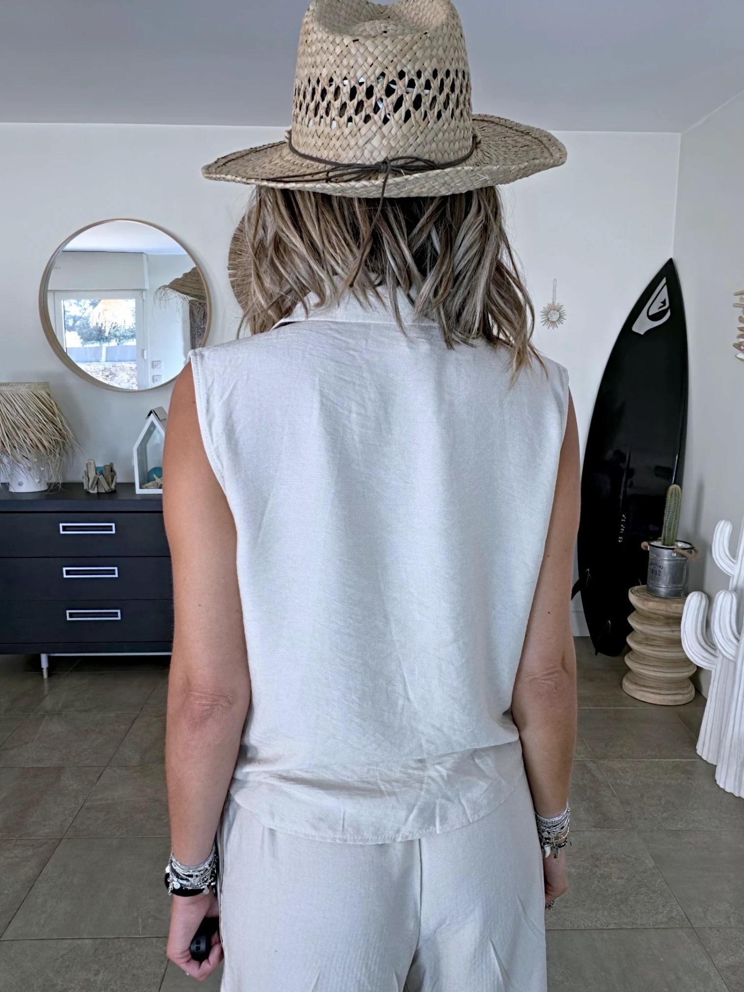 Ensemble beige haut + pantalon à bandes latérales