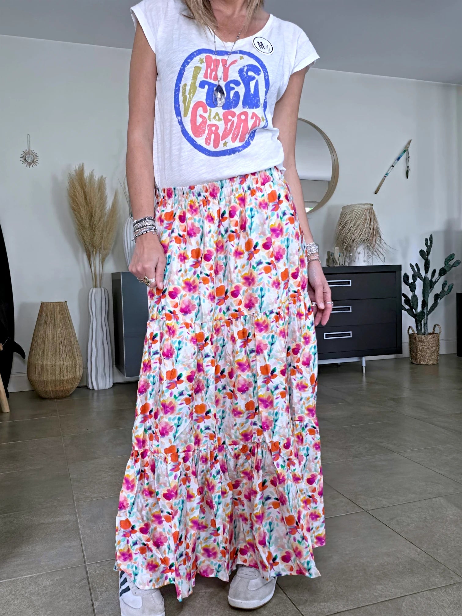 Jupe blanche à imprimé fleuri - 𝐌𝐚𝐫𝐢𝐧𝐚𝟒𝟒𝐟𝐚𝐦𝐢𝐥𝐲