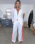 Ensemble veste + Pantalon en lin écru à bandes latérales fluo