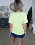 T-shirt jaune à inscription fluo