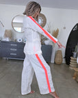 Ensemble veste + Pantalon en lin écru à bandes latérales fluo
