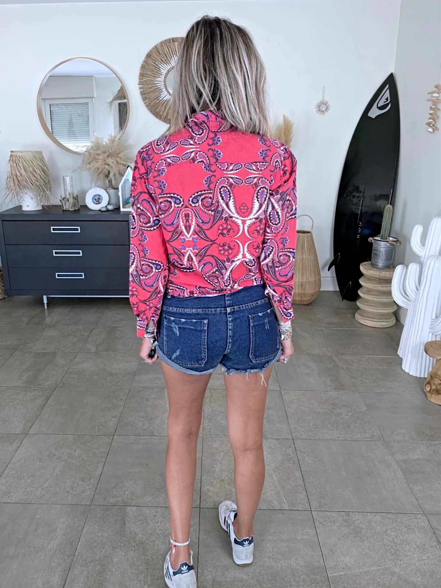 Short en jean bleu foncé