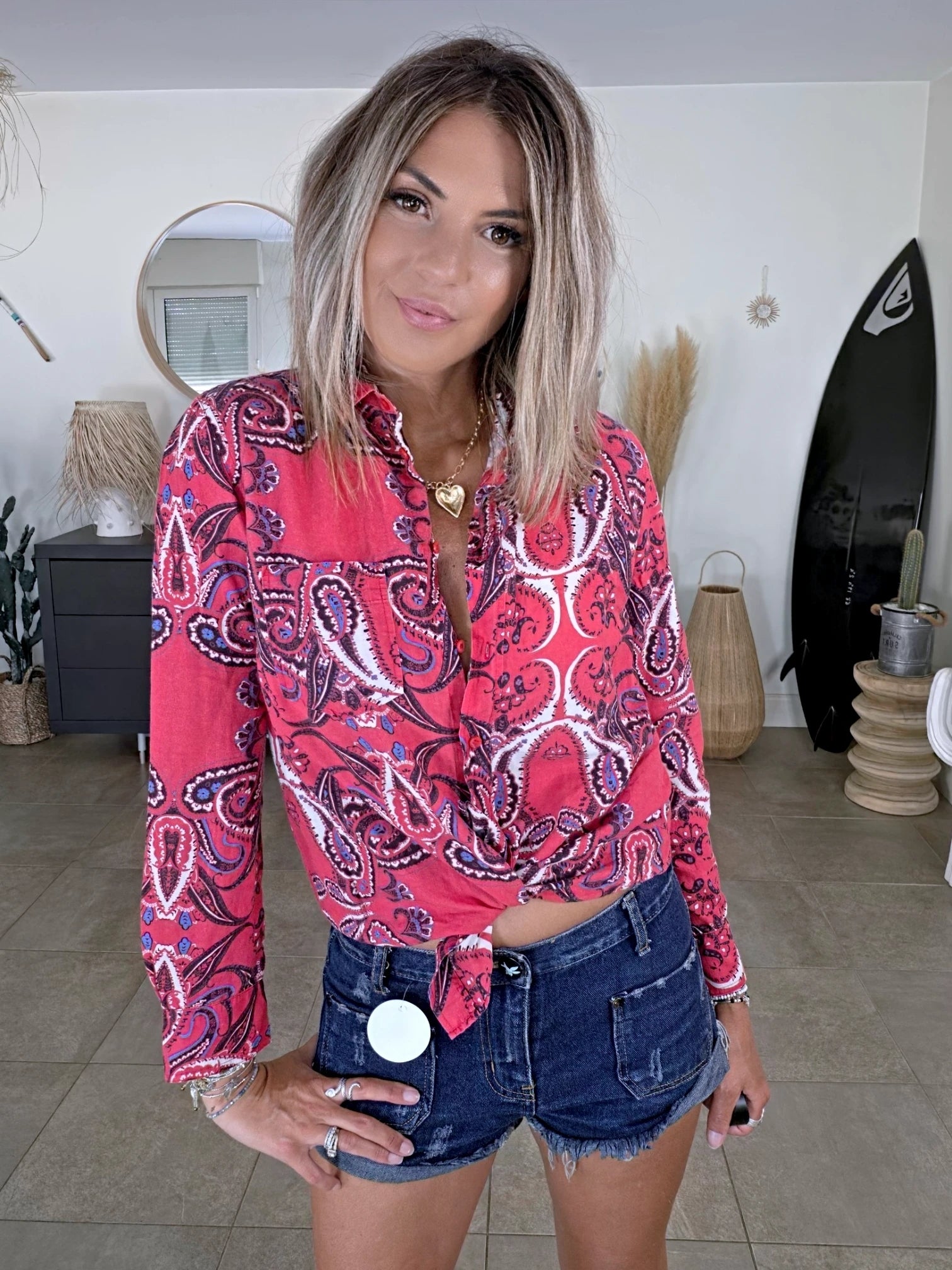 Chemise rouge délavé à imprimé bandana