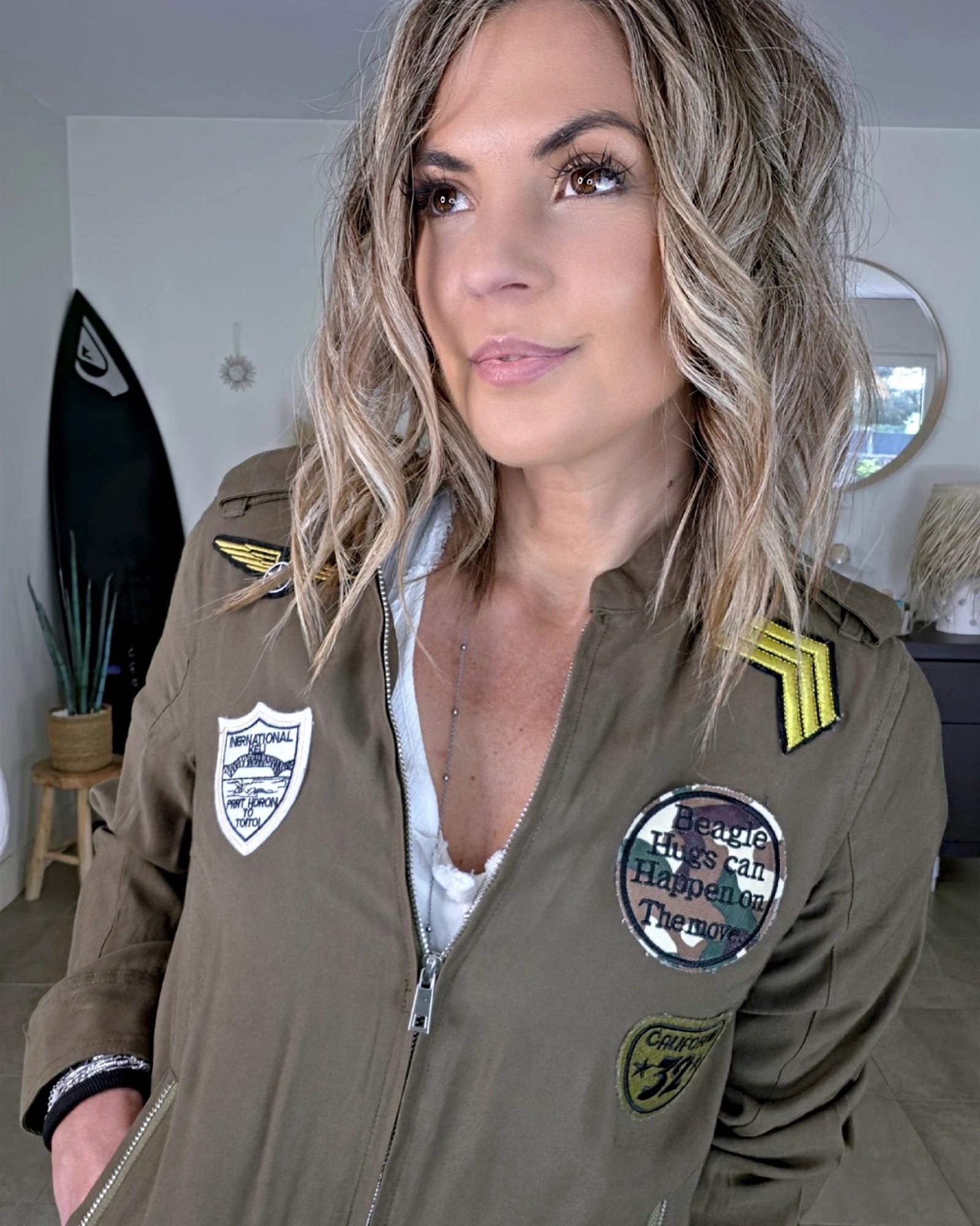 Blouson kaki à esprit militaire