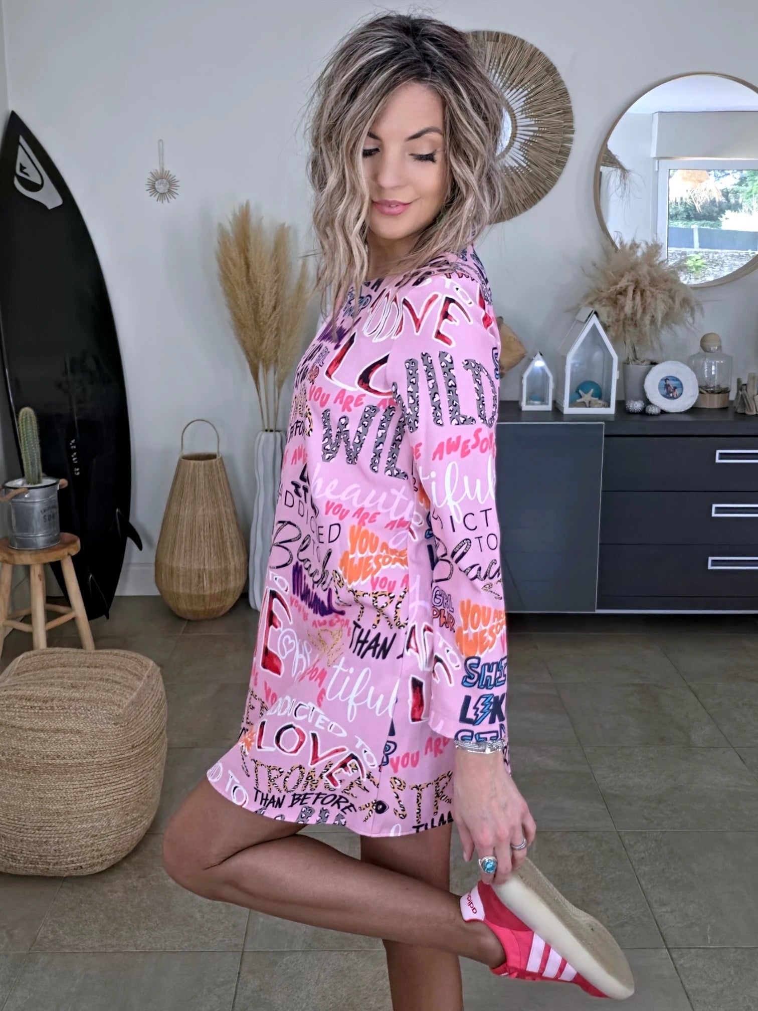 Robe rose à imprimé tags - 𝐌𝐚𝐫𝐢𝐧𝐚𝟒𝟒𝐟𝐚𝐦𝐢𝐥𝐲