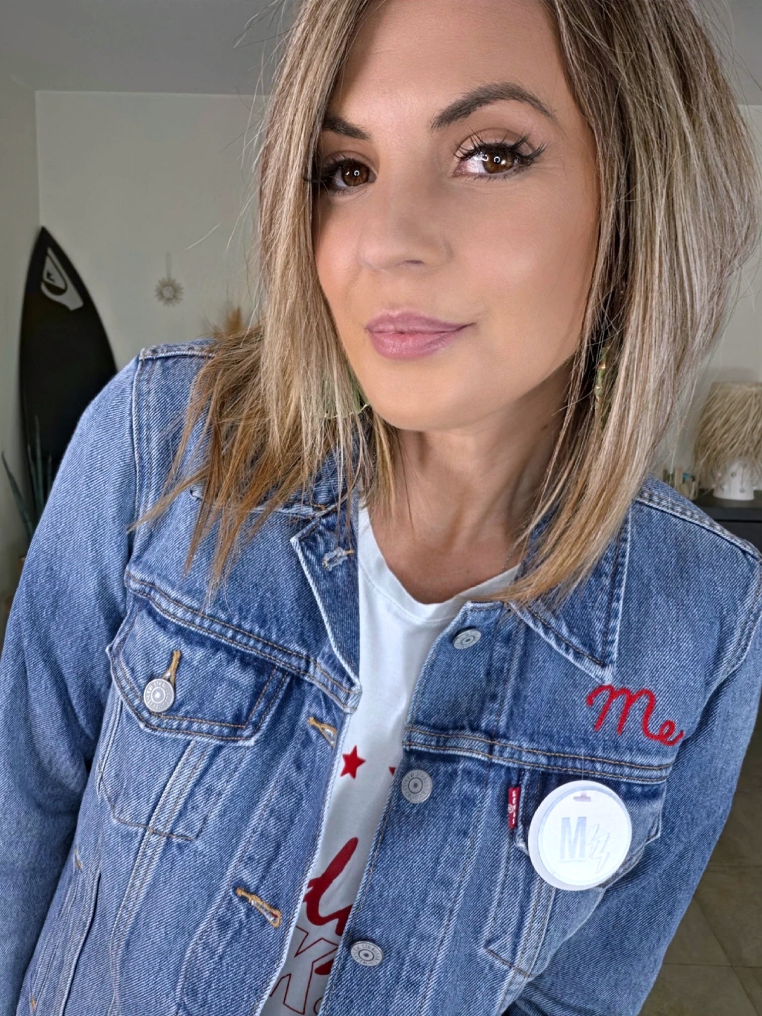 Veste en jean à inscriptions - 𝐌𝐚𝐫𝐢𝐧𝐚𝟒𝟒𝐟𝐚𝐦𝐢𝐥𝐲
