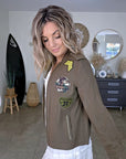 Blouson kaki à esprit militaire