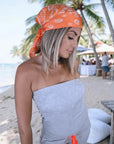 Foulard orange à imprimé bandana