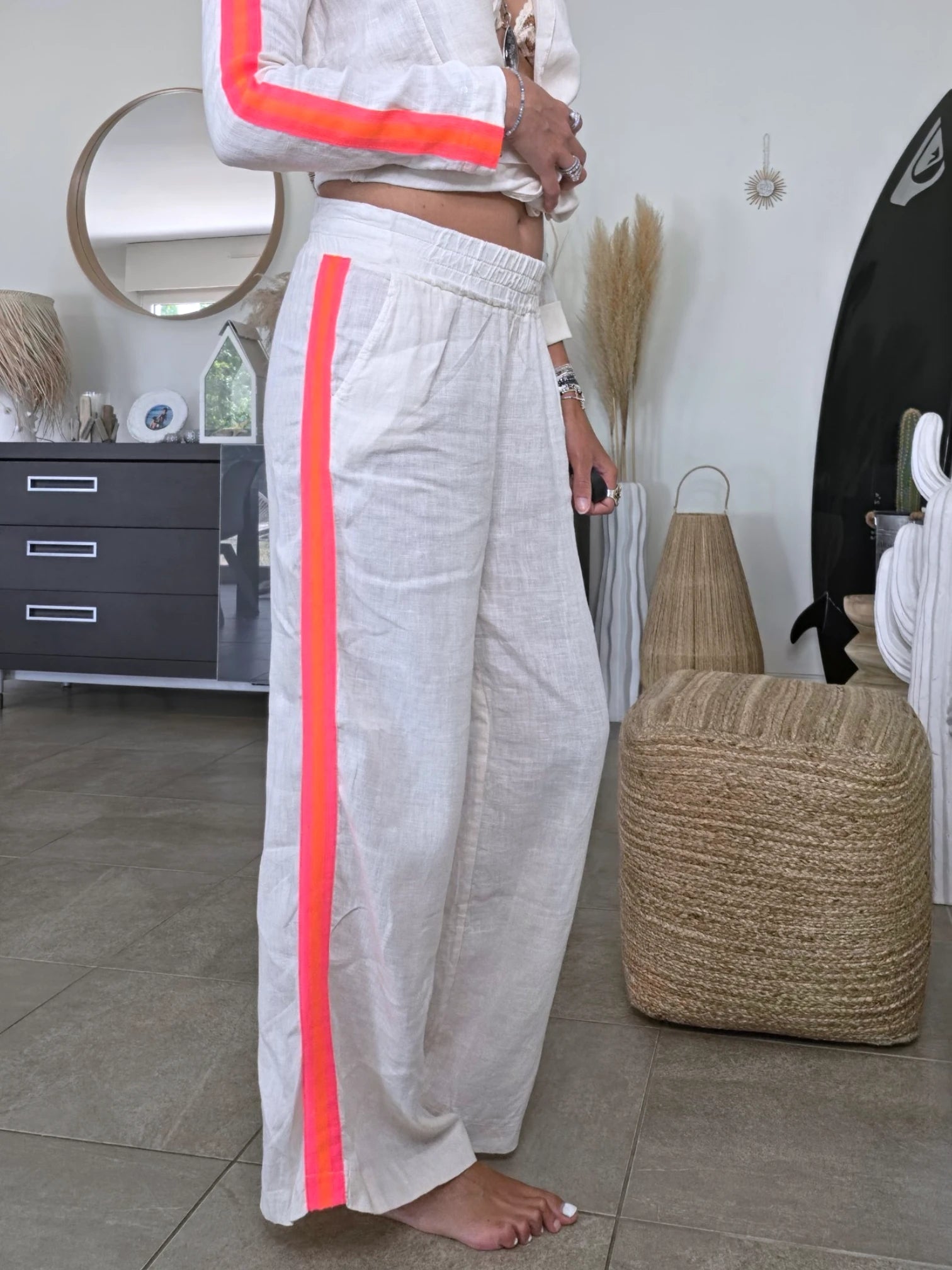 Ensemble veste + Pantalon en lin écru à bandes latérales fluo