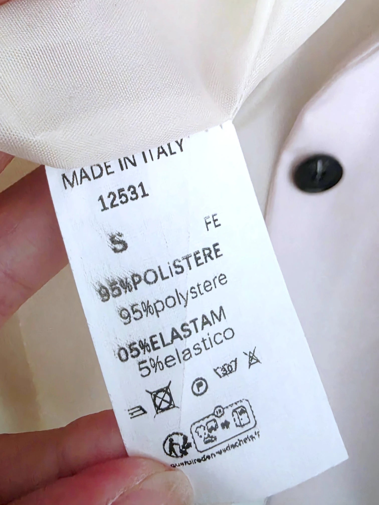 Veste beige à tags et inscriptions fluo