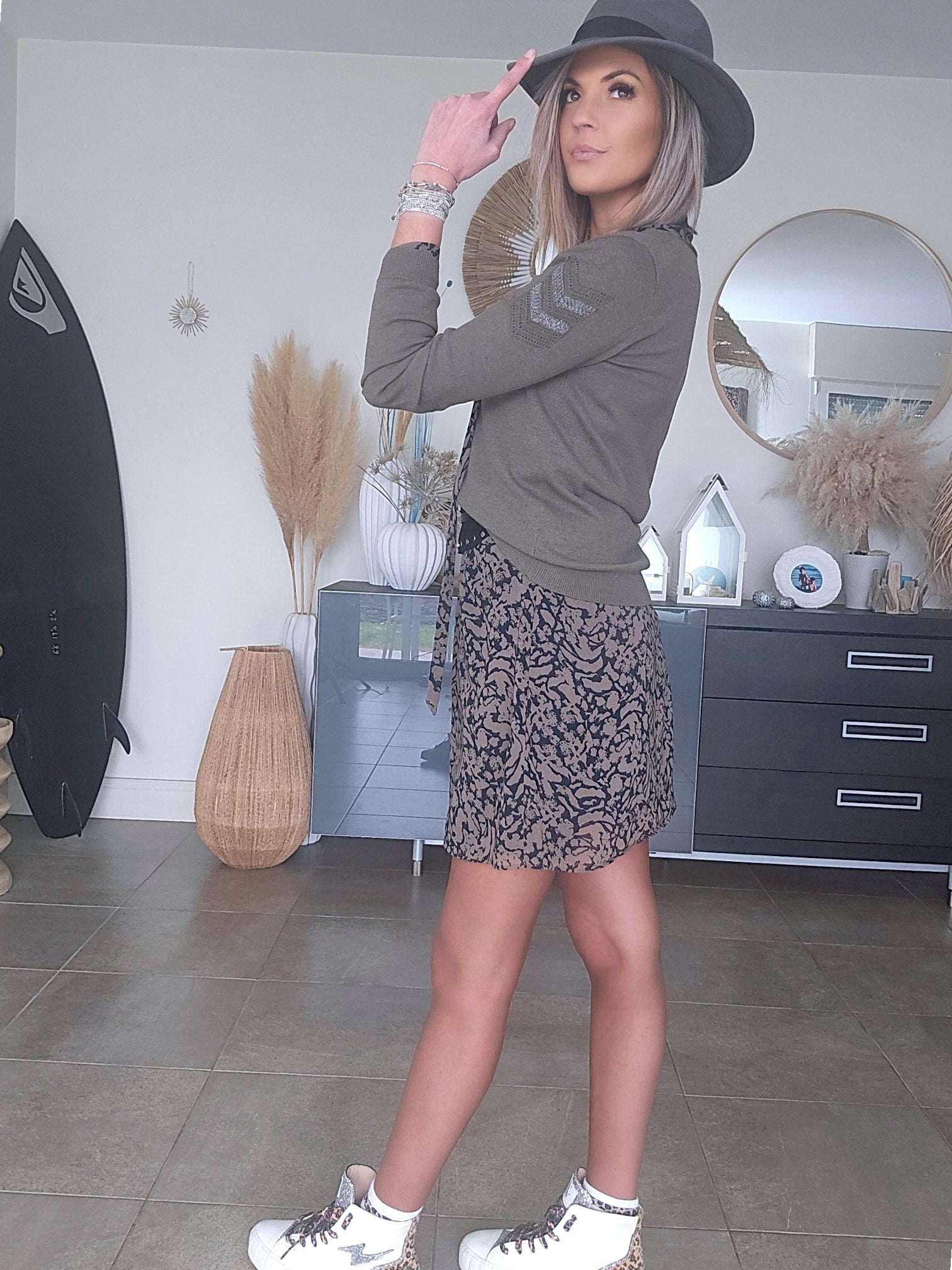 Cardigan kaki à écusson perles bijoux - 𝐌𝐚𝐫𝐢𝐧𝐚𝟒𝟒𝐟𝐚𝐦𝐢𝐥𝐲