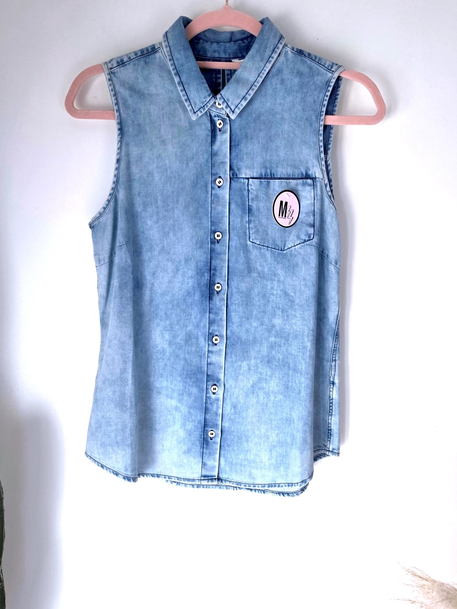 Chemise bleue délavée