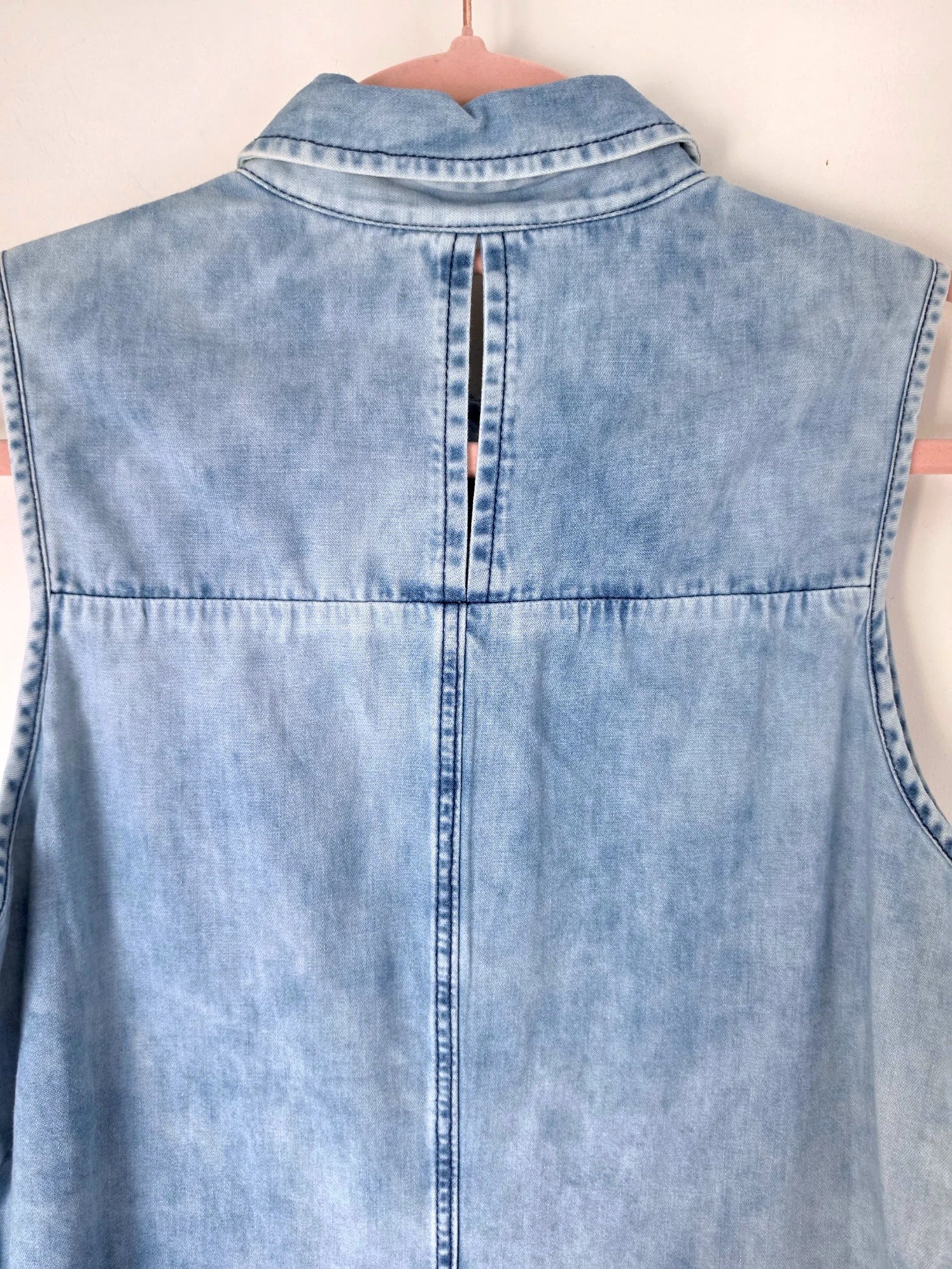 Chemise bleue délavée