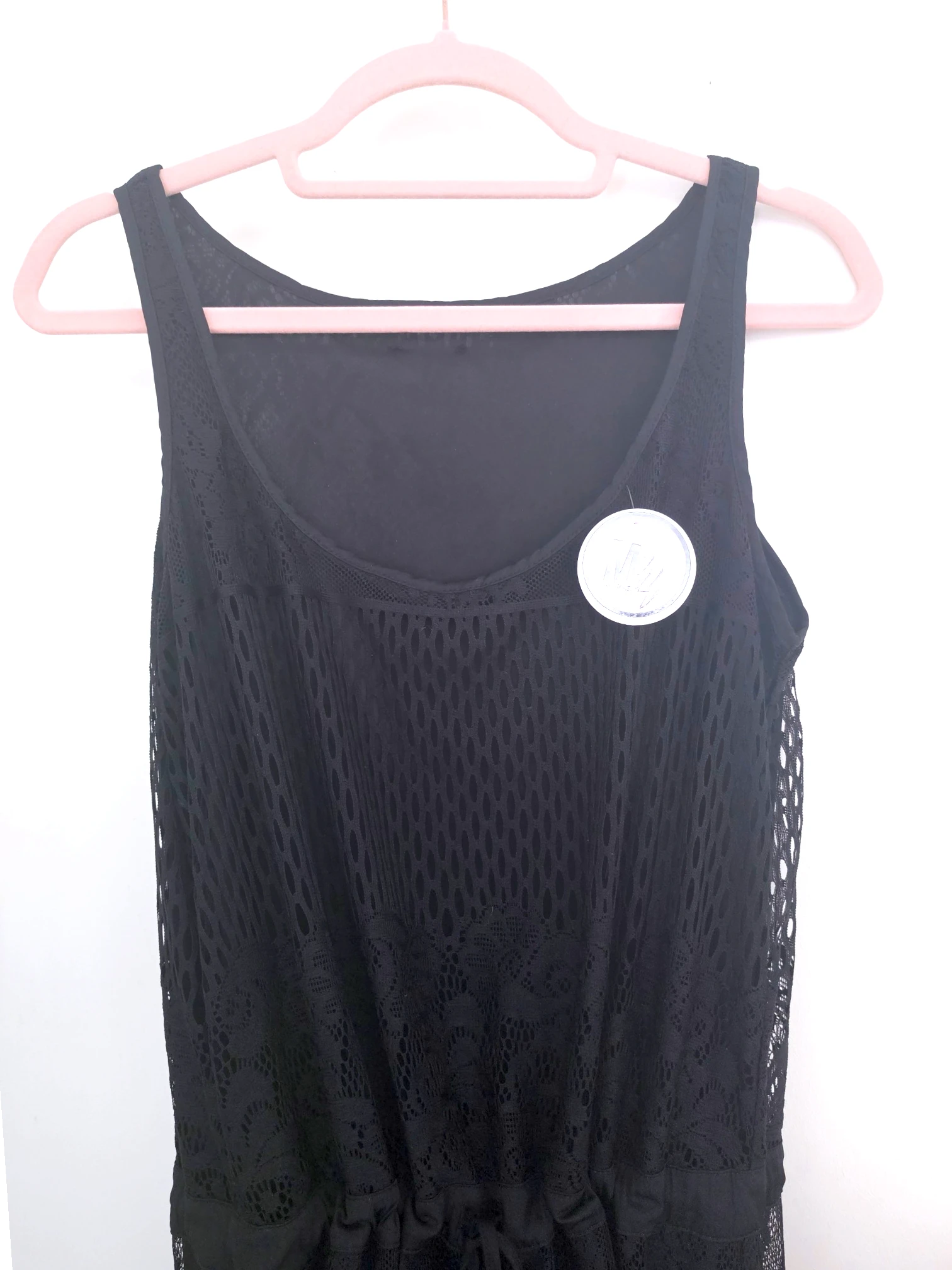 Robe noire ajourée