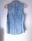 Chemise bleue délavée