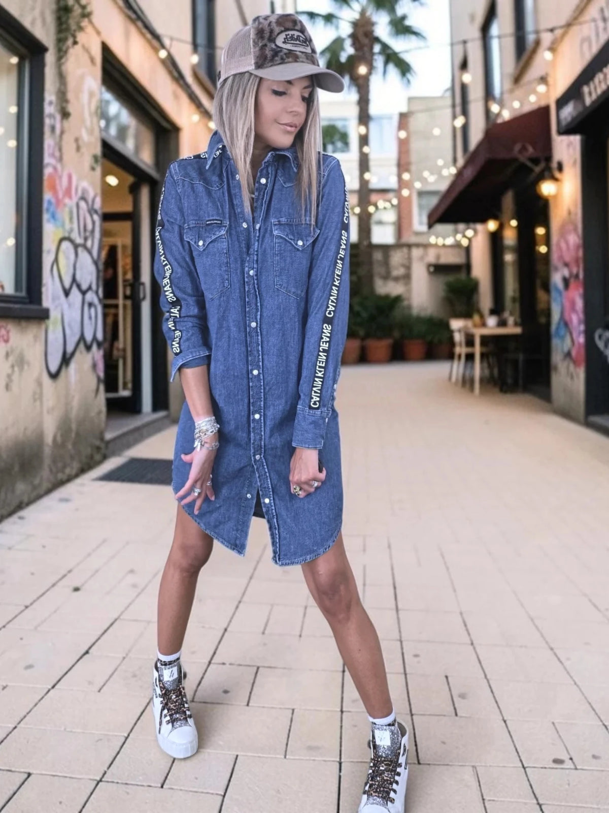 Robe en jean bleu avec bandes latérales - 𝐌𝐚𝐫𝐢𝐧𝐚𝟒𝟒𝐟𝐚𝐦𝐢𝐥𝐲