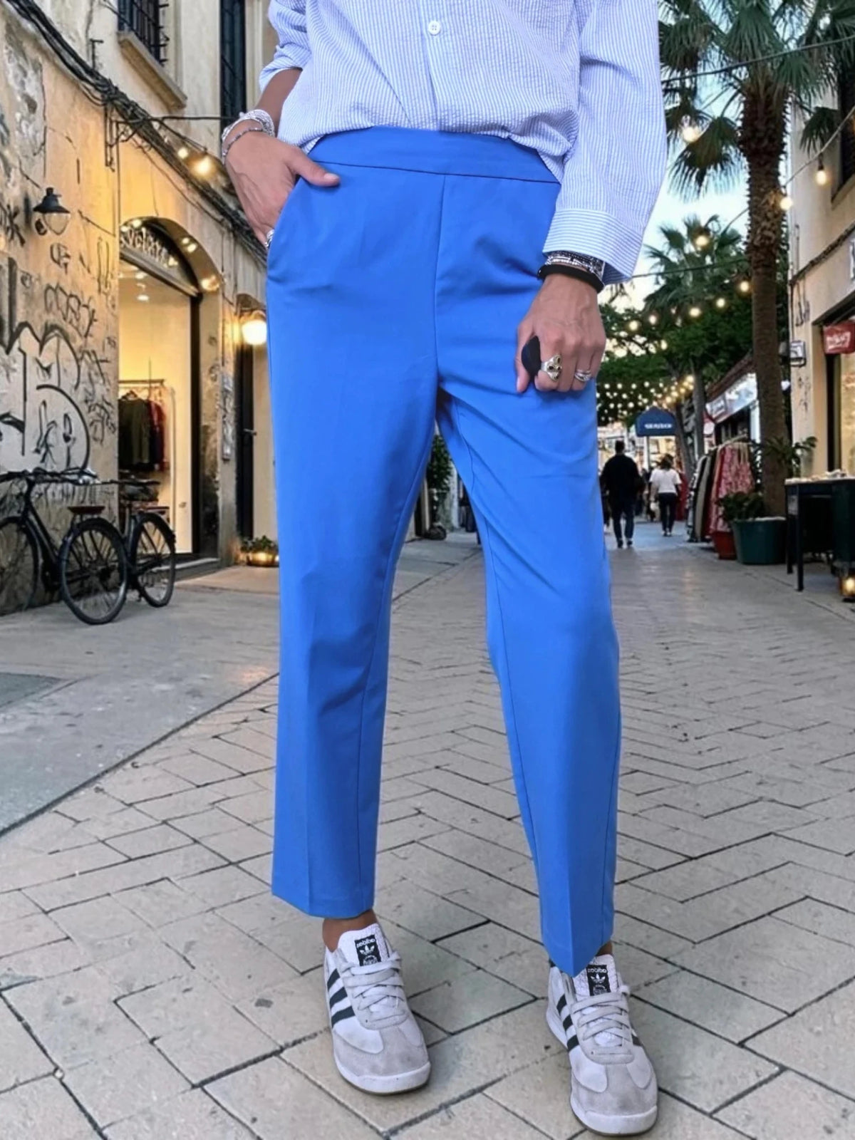 Pantalon bleu vif longueur 7/8è - 𝐌𝐚𝐫𝐢𝐧𝐚𝟒𝟒𝐟𝐚𝐦𝐢𝐥𝐲