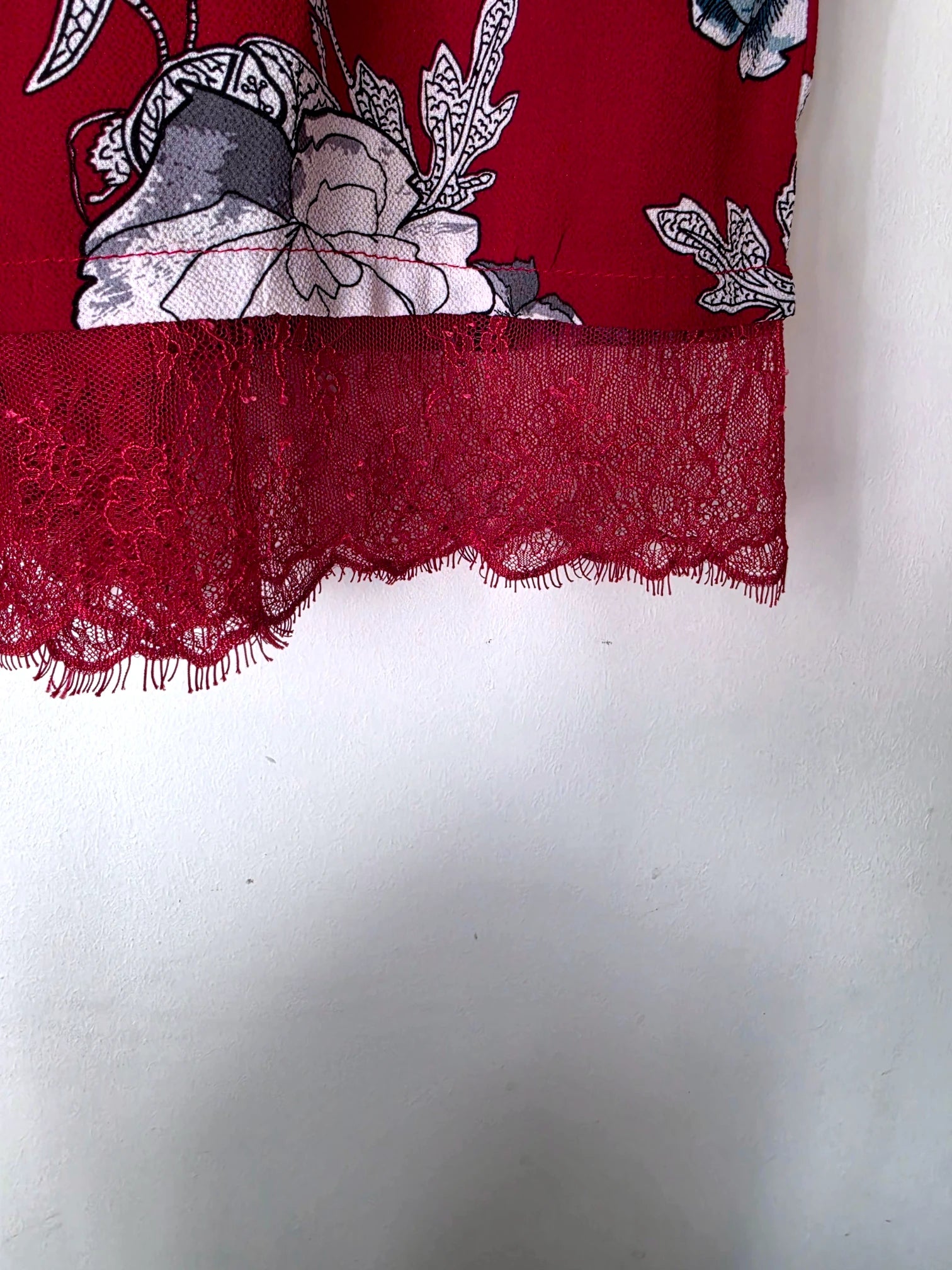 Combi-short rouge à imprimé floral