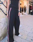 Pantalon noir à bandes latérales - 𝐌𝐚𝐫𝐢𝐧𝐚𝟒𝟒𝐟𝐚𝐦𝐢𝐥𝐲