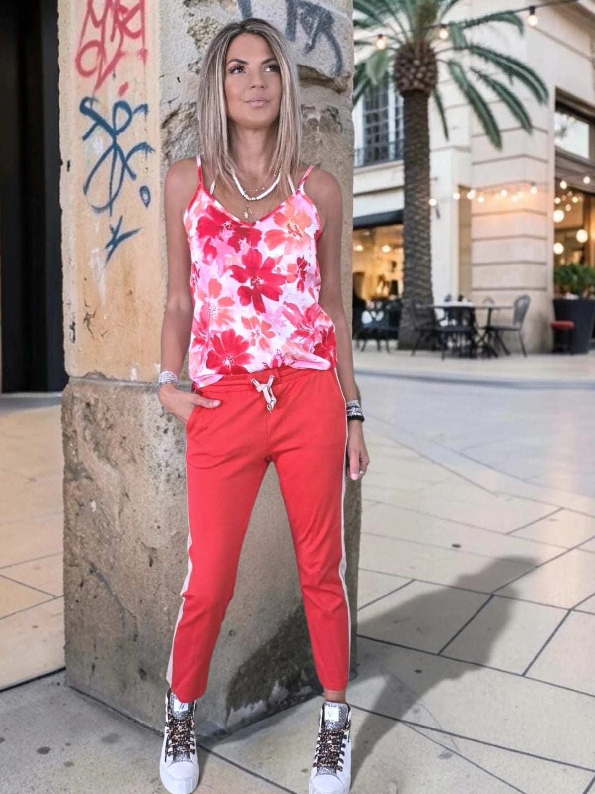 Débardeur flower rouge - 𝐌𝐚𝐫𝐢𝐧𝐚𝟒𝟒𝐟𝐚𝐦𝐢𝐥𝐲