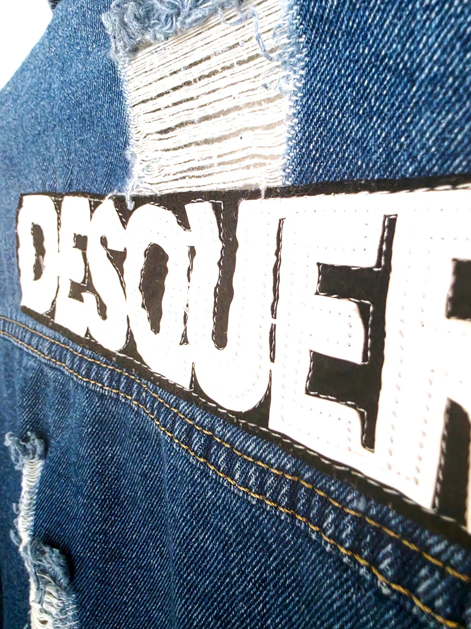 Veste en jean customisée