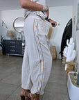 Ensemble beige haut + pantalon à bandes latérales