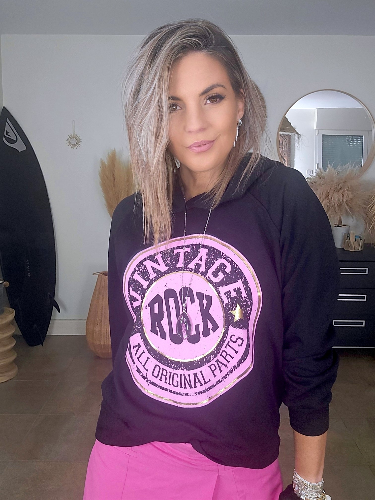 Sweat noir à inscriptions rose et dorée - 𝐌𝐚𝐫𝐢𝐧𝐚𝟒𝟒𝐟𝐚𝐦𝐢𝐥𝐲