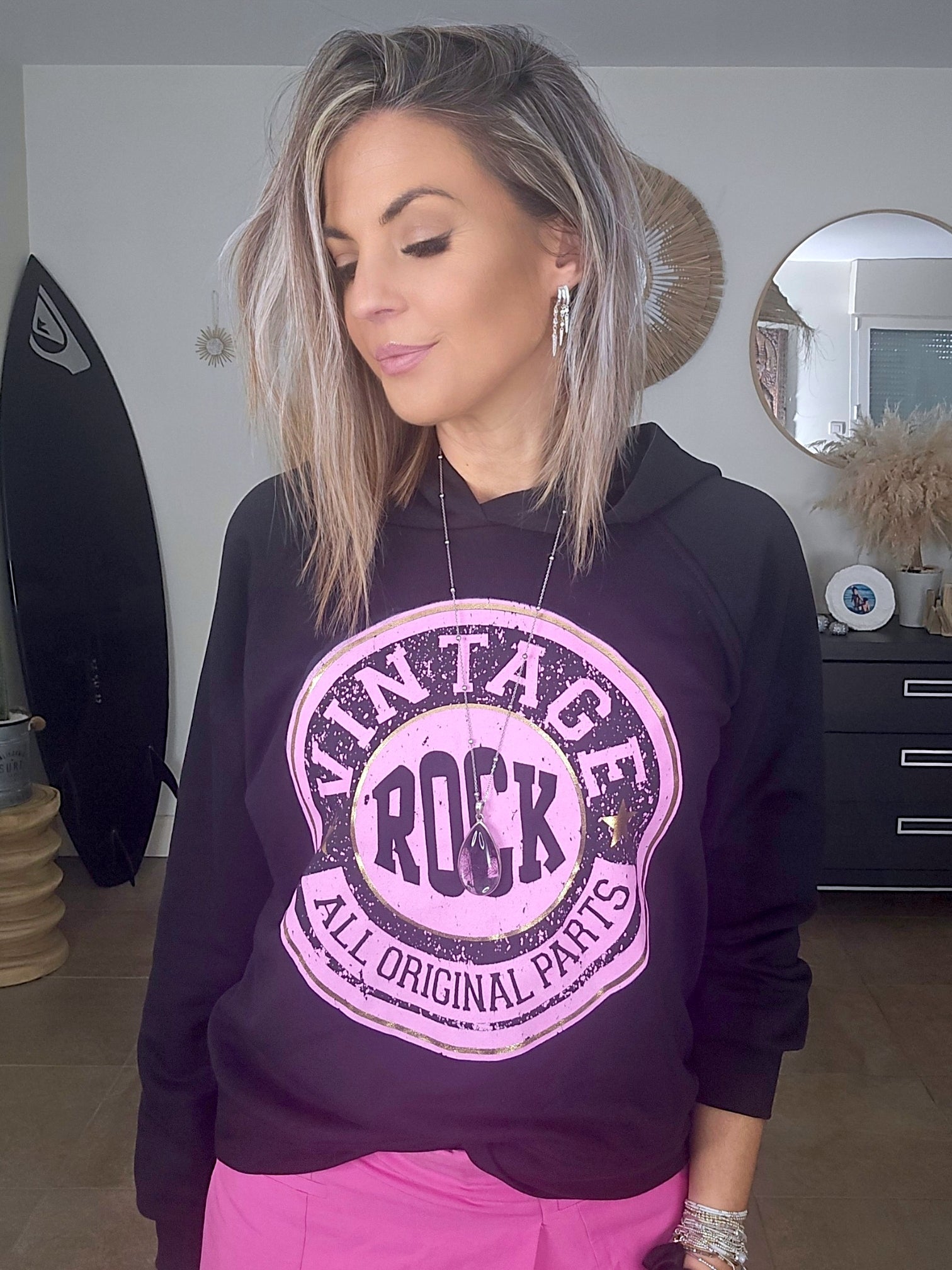 Sweat noir à inscriptions rose et dorée - 𝐌𝐚𝐫𝐢𝐧𝐚𝟒𝟒𝐟𝐚𝐦𝐢𝐥𝐲